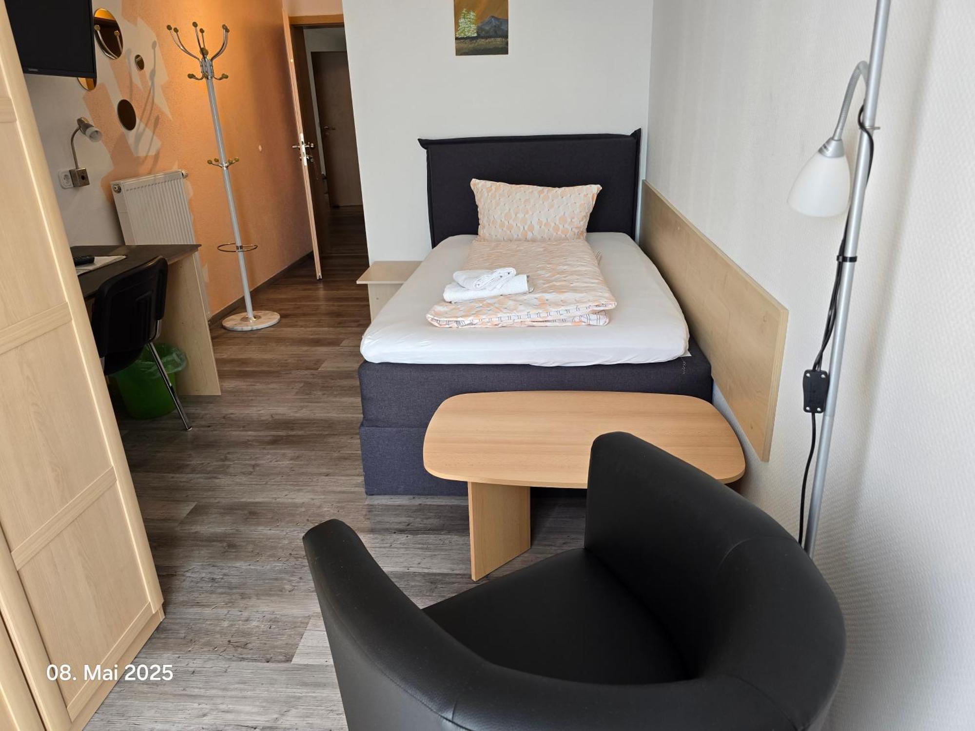 Hotel Ackermann Riedstadt Bagian luar foto