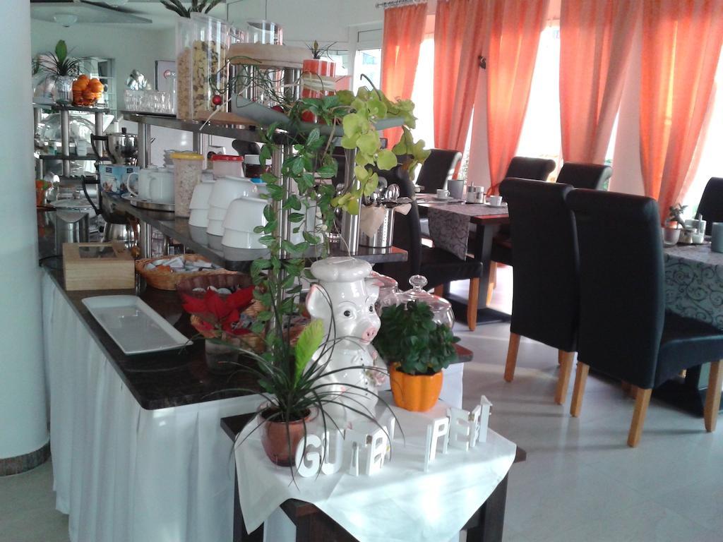 Hotel Ackermann Riedstadt Bagian luar foto