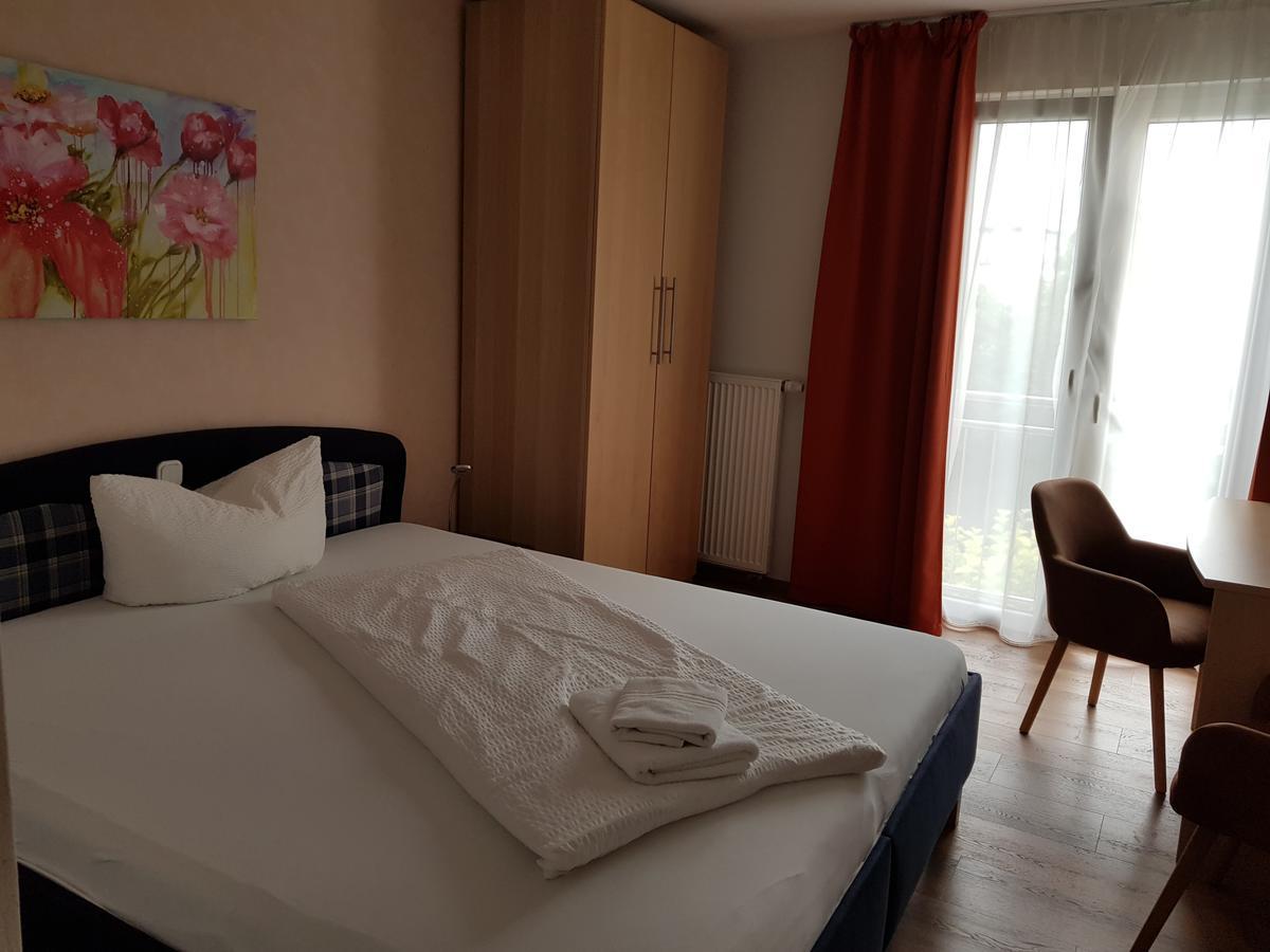 Hotel Ackermann Riedstadt Bagian luar foto