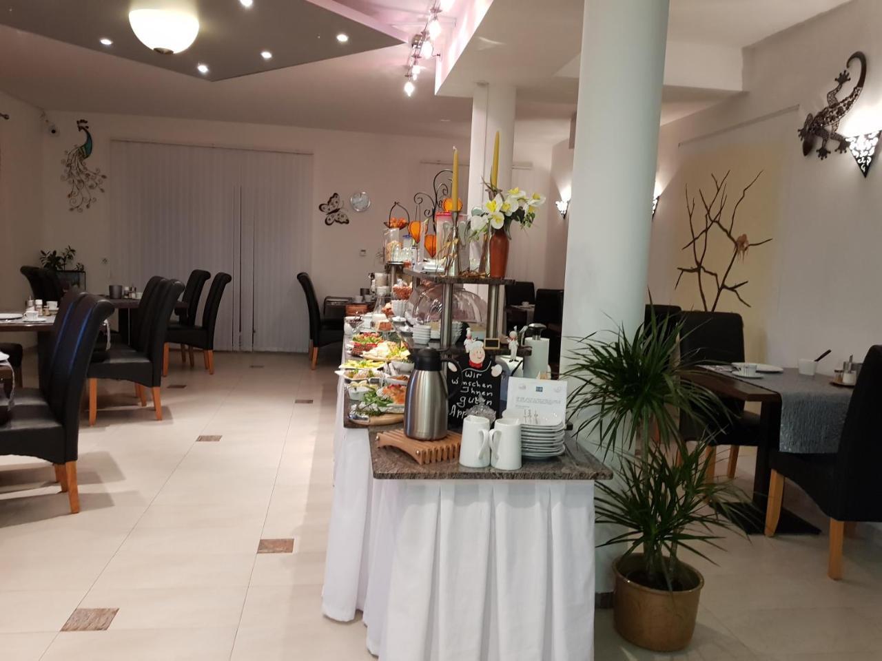 Hotel Ackermann Riedstadt Bagian luar foto